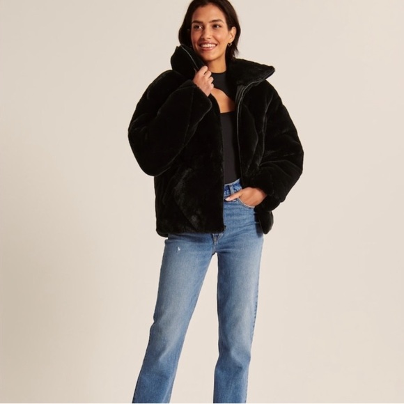 NWOT Abercrombie & Fitch :: Oversized Faux Fur Quilted Puffer :: Black :: size S - Picture 1 of 6